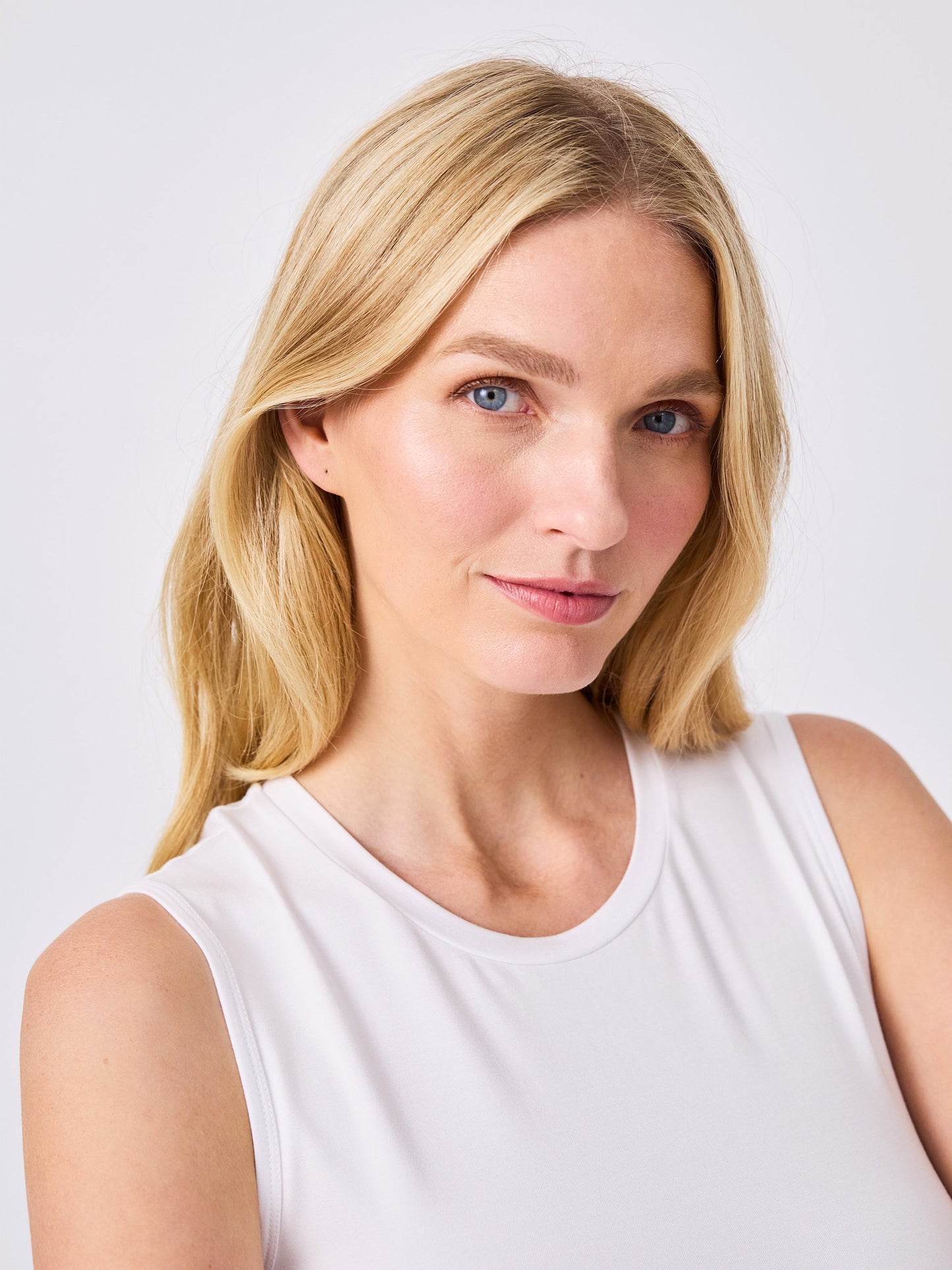 Side Rouch Tank - White