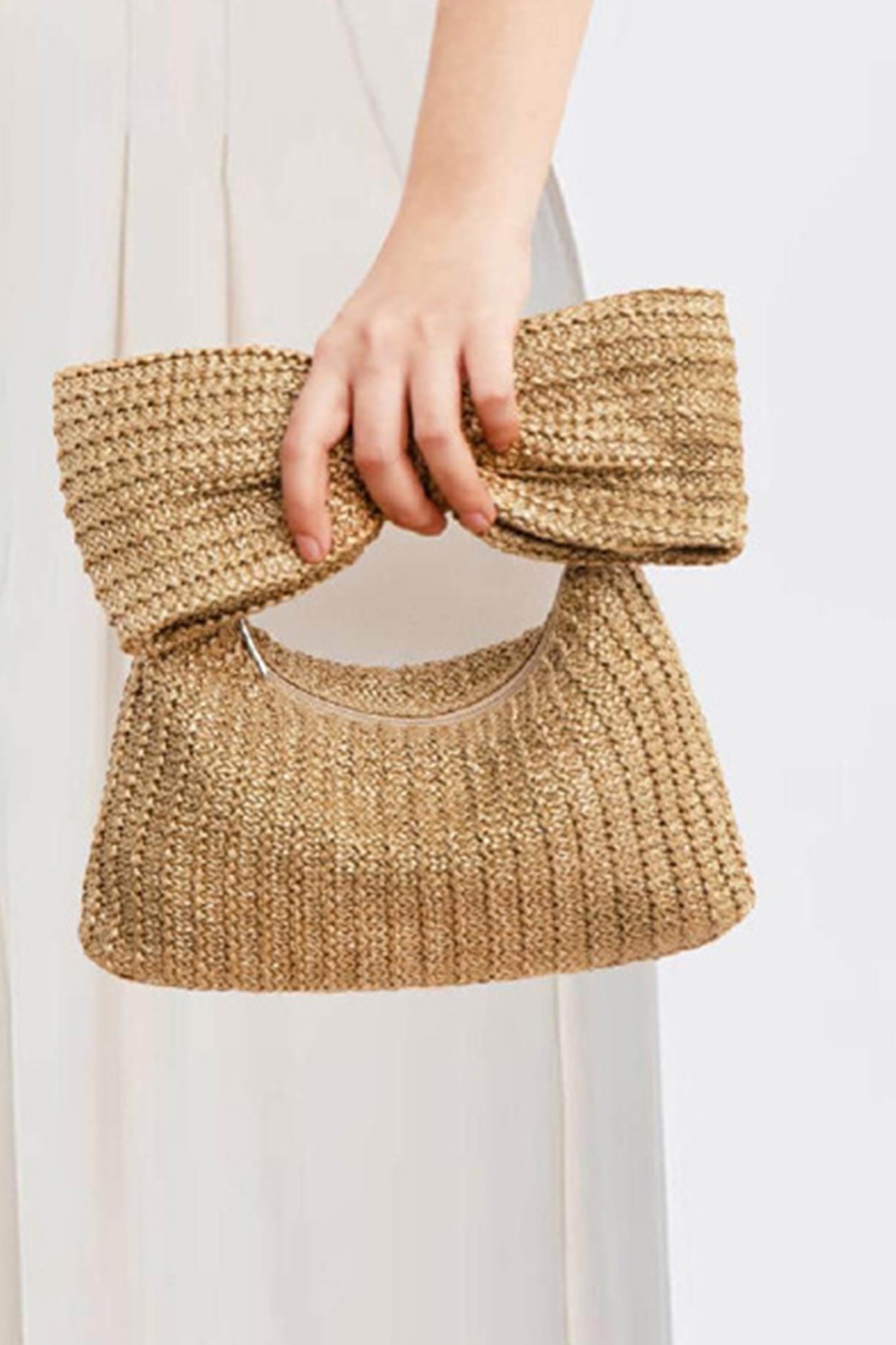 Bow Hand Made Straw Woven Clutch