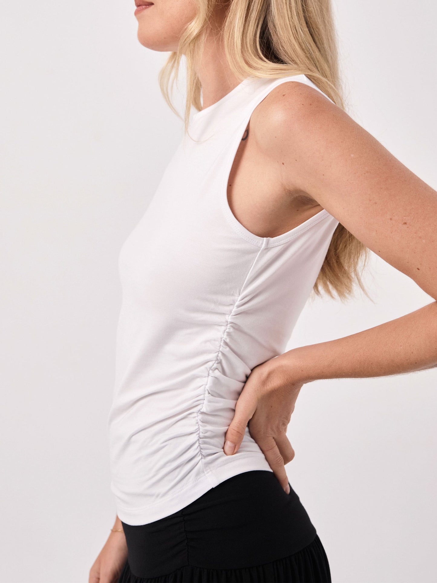 Side Rouch Tank - White