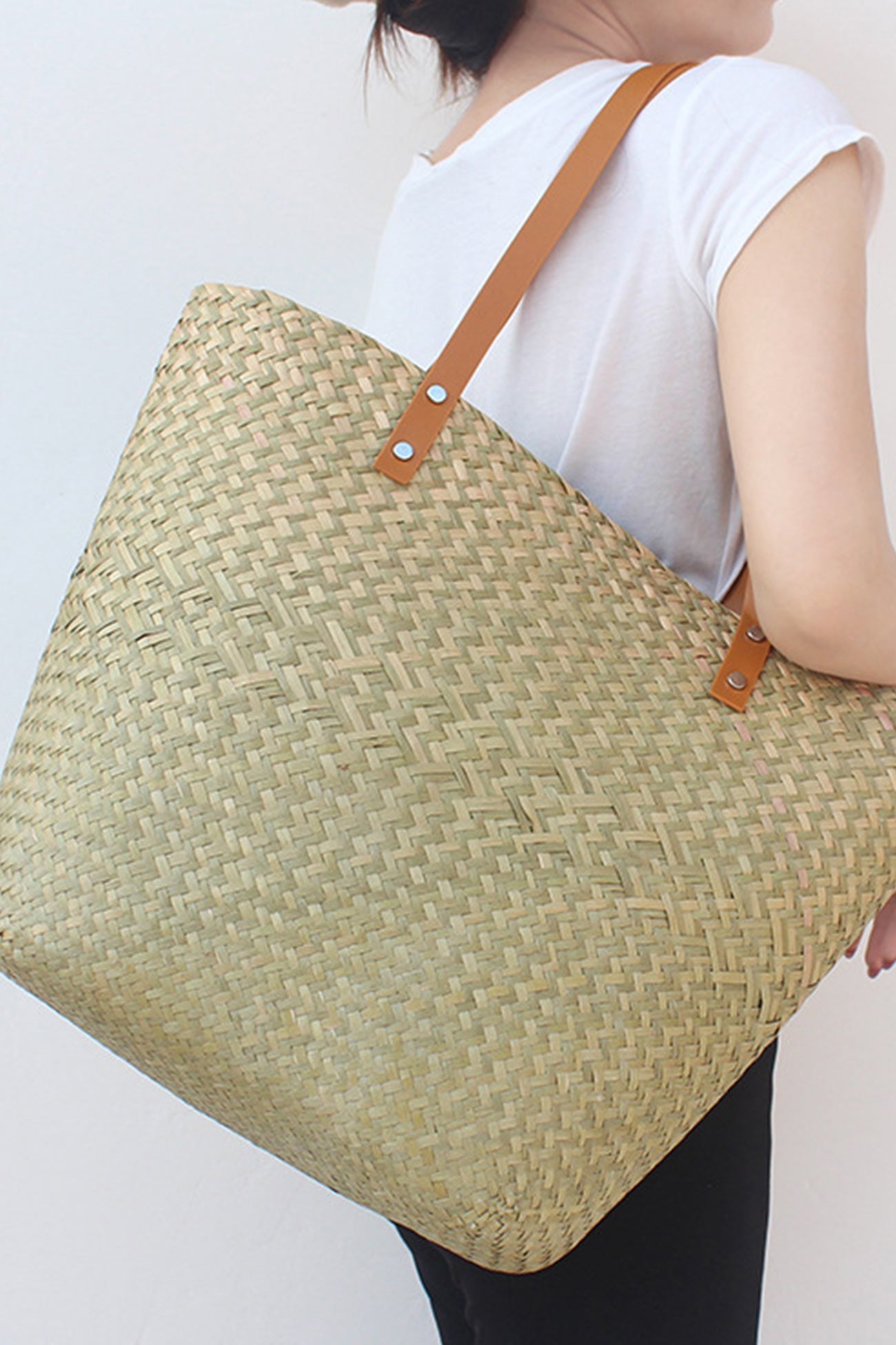 Handwoven Large Capacity Tote Straw Bag